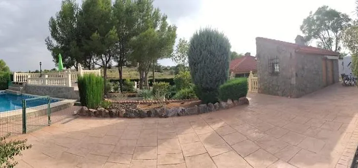 Πανσιόν Casa Breizh Monserrat